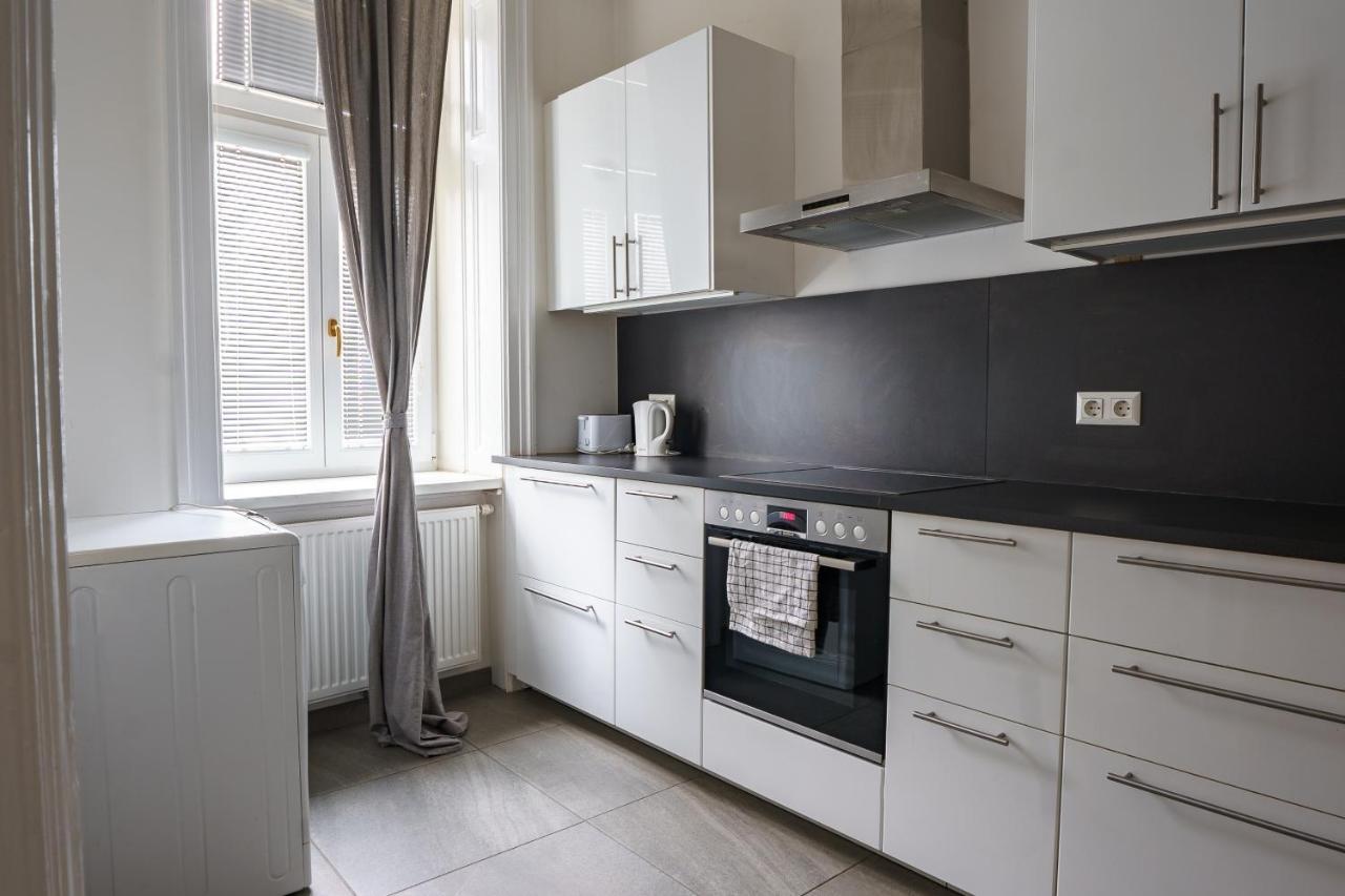 Living - Schönbrunn Apartment